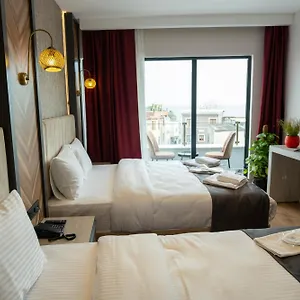 Linda Port , Istanbul Turcia